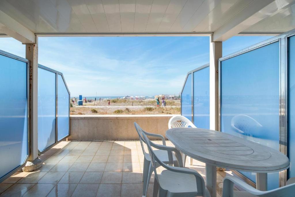 קסטלדפלס Apartamentos Denis מראה חיצוני תמונה