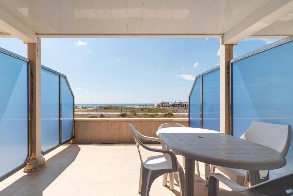 קסטלדפלס Apartamentos Denis מראה חיצוני תמונה