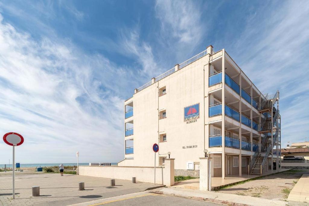 קסטלדפלס Apartamentos Denis מראה חיצוני תמונה