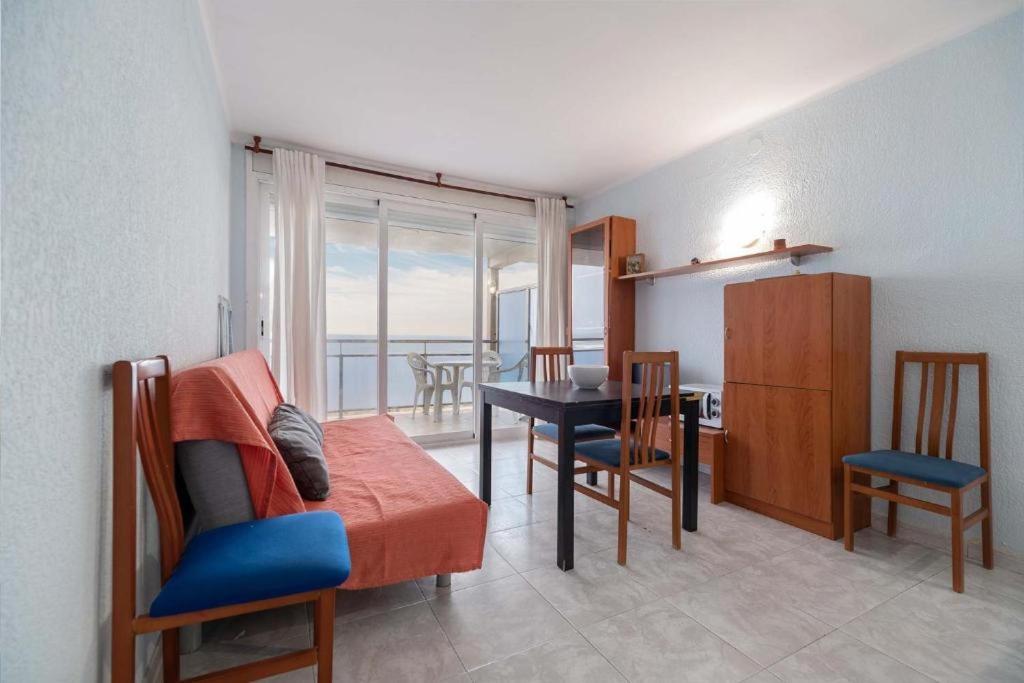 קסטלדפלס Apartamentos Denis מראה חיצוני תמונה