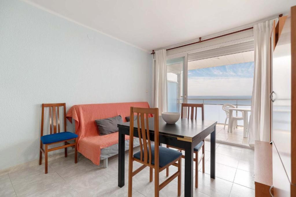 קסטלדפלס Apartamentos Denis מראה חיצוני תמונה